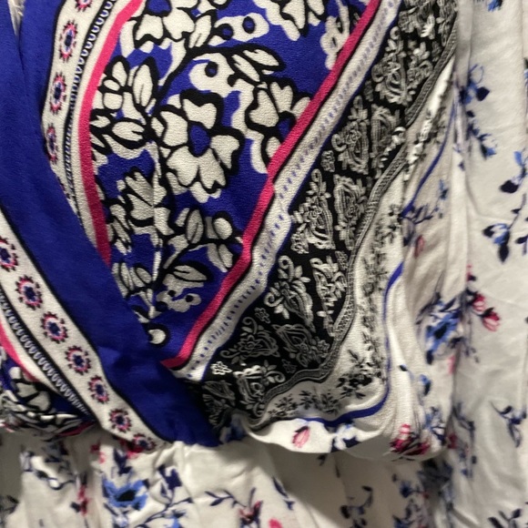 White Birtch 3/4 sleeve floral dress - Picture 4 of 8